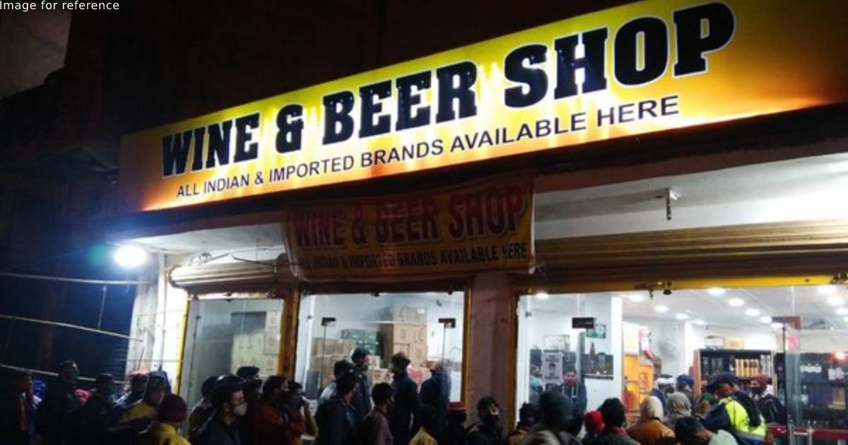 Excise policy row: Private shops can sell liquor for 2 more months, says Delhi govt circular